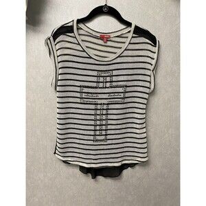 Bongo Black/White Top W/ Cross Studded Accent Size medium